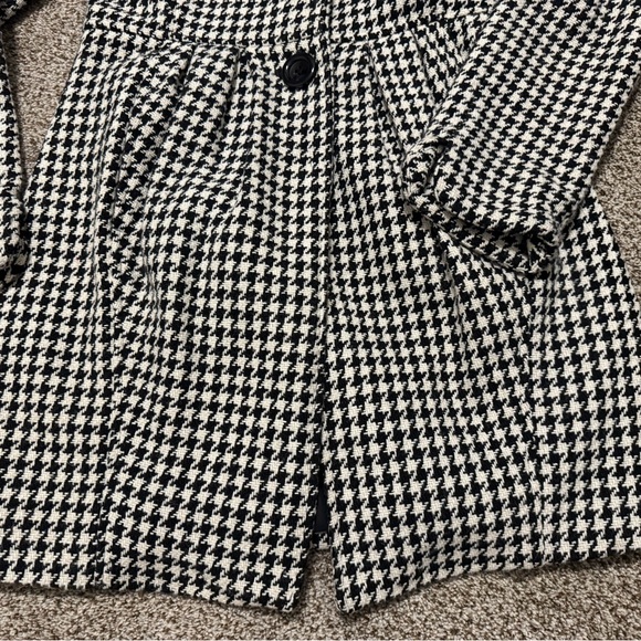 Bitten by Sarah Jessica Parker Black and White Pea Coat Like New! - Picture 4 of 5